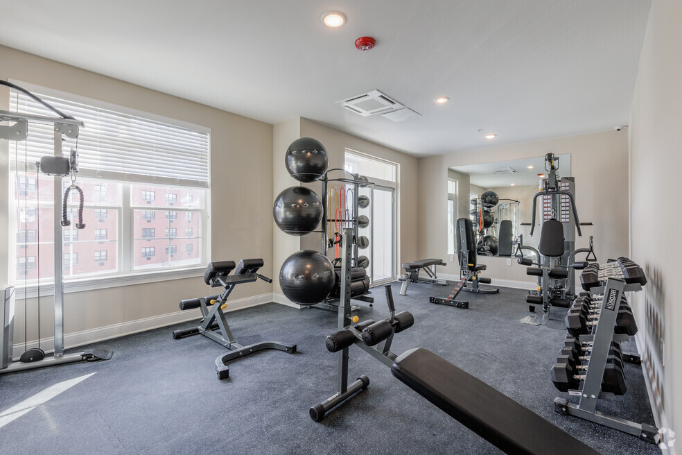 Amenities - Fitness Center Weights